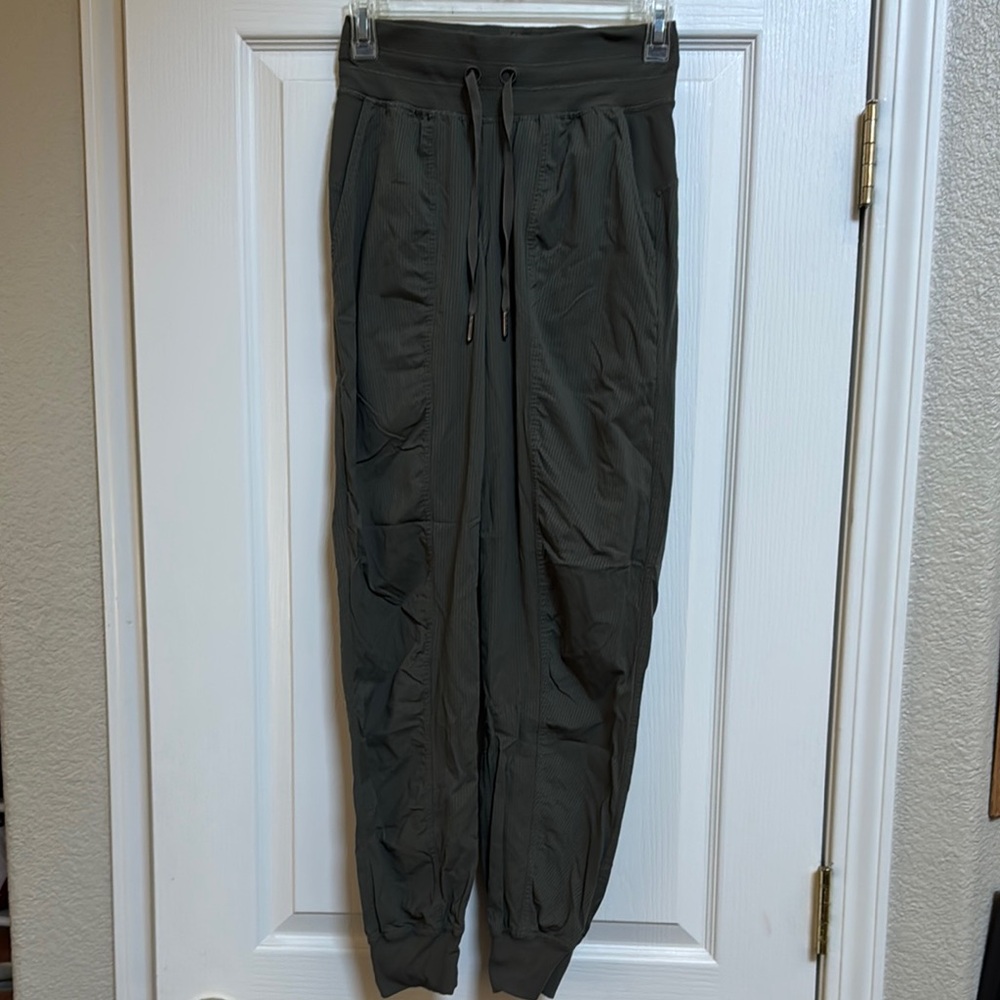 lululemon athletica women’s Dark Green Joggers